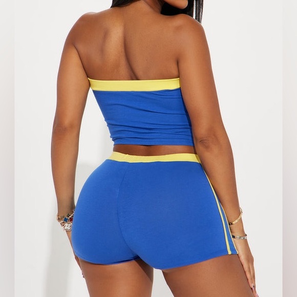 Short Set - Picture 2 of 3